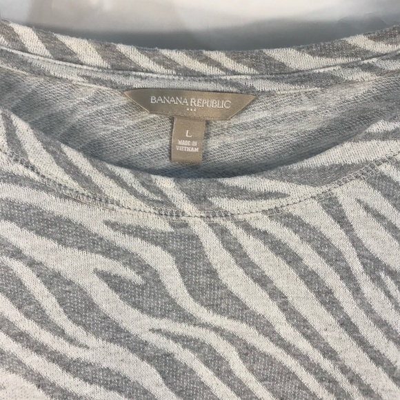 Banana Republic Sweater Zebra Print Grey White Size Large - Picture 3 of 6